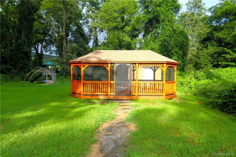 71 MILLER ROAD #6 Hopewell Junction, NY 12533