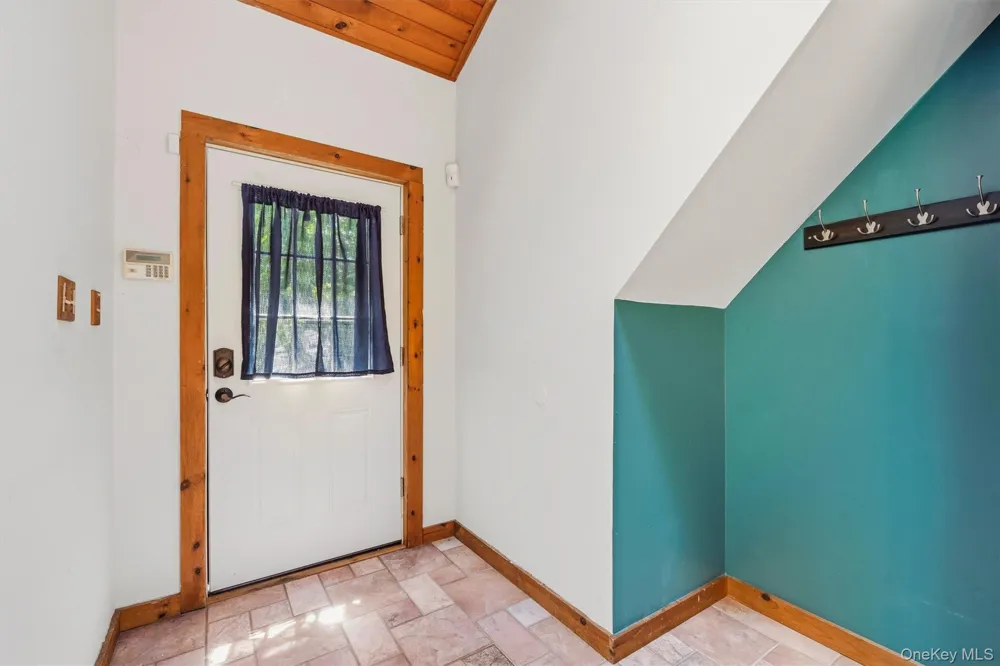 65 Old Turnpike Road Bloomingburg, NY 12721
