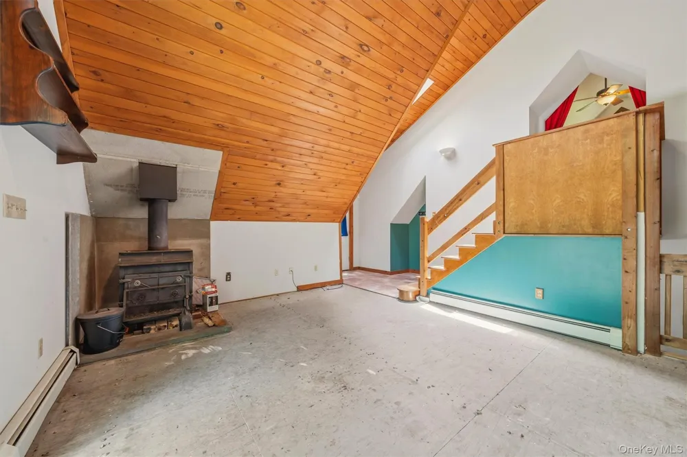 65 Old Turnpike Road Bloomingburg, NY 12721