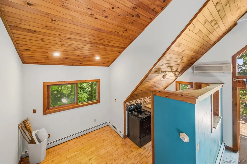 65 Old Turnpike Road Bloomingburg, NY 12721