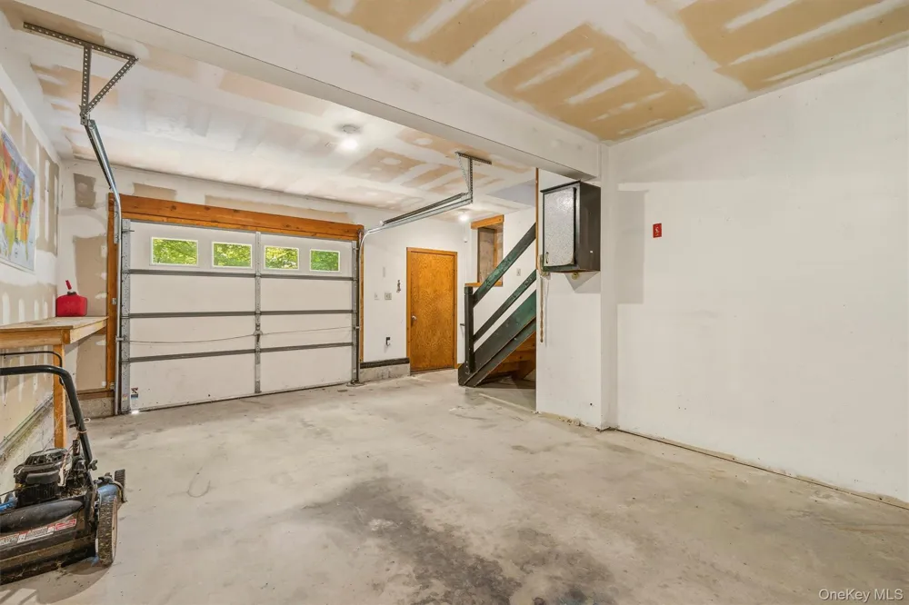 65 Old Turnpike Road Bloomingburg, NY 12721