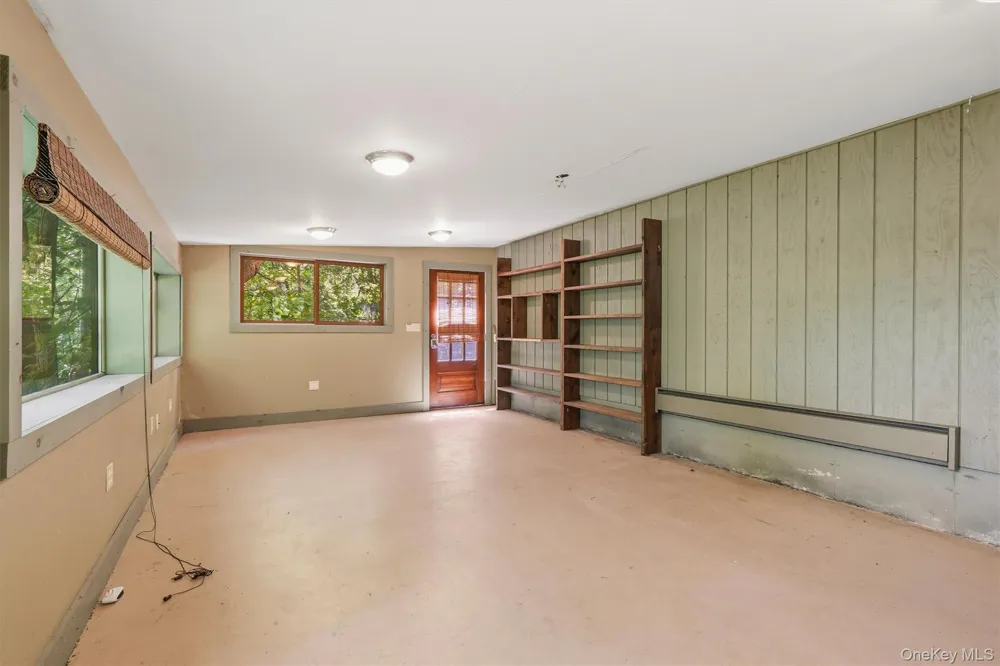 65 Old Turnpike Road Bloomingburg, NY 12721