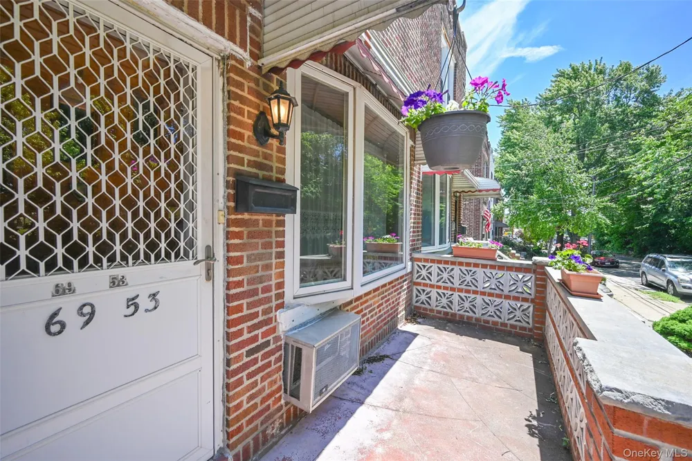 6953 73rd Place Middle Village, NY 11379