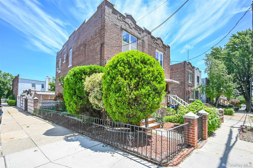 6953 73rd Place Middle Village, NY 11379