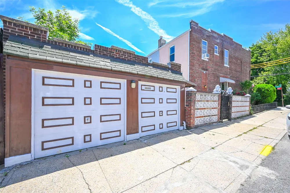 6953 73rd Place Middle Village, NY 11379