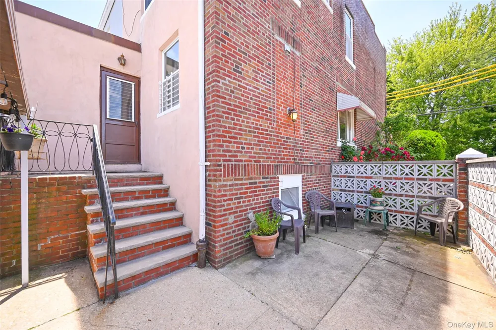 6953 73rd Place Middle Village, NY 11379
