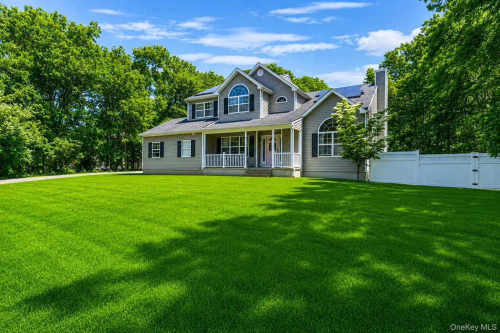 9 Mulligan Drive Medford, NY 11763