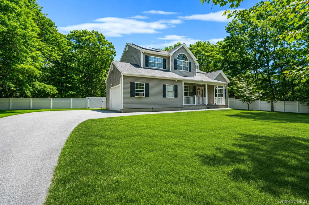 9 Mulligan Drive Medford, NY 11763
