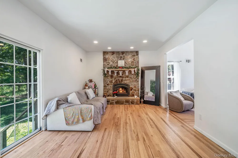 9 Mulligan Drive Medford, NY 11763