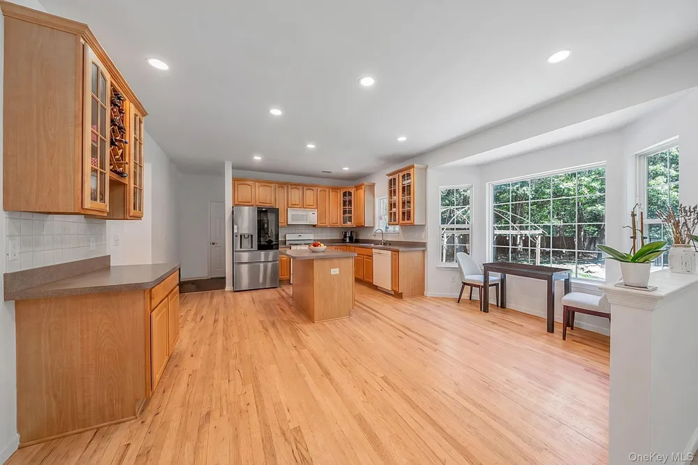 9 Mulligan Drive Medford, NY 11763