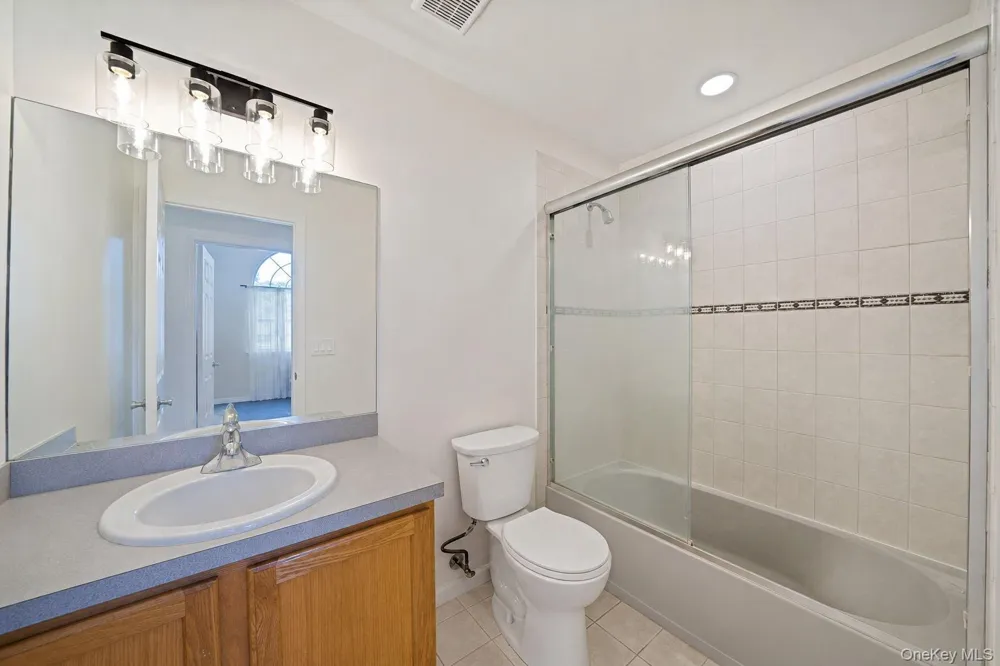 9 Mulligan Drive Medford, NY 11763