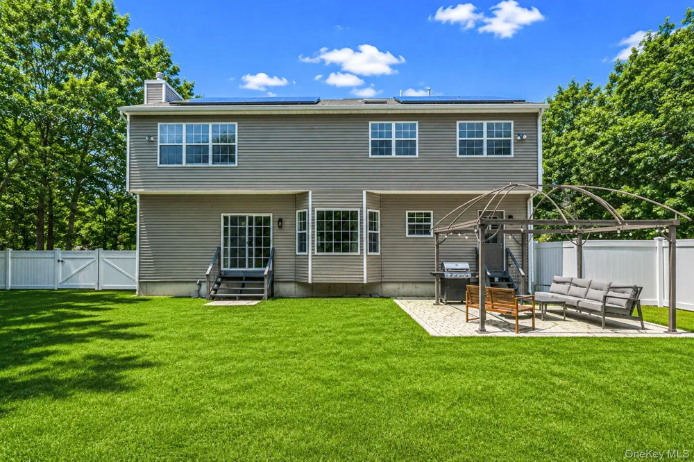 9 Mulligan Drive Medford, NY 11763