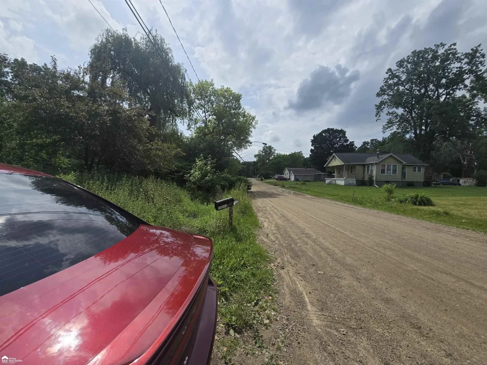 3233 Home Avenue Mt Morris City, MI 48504