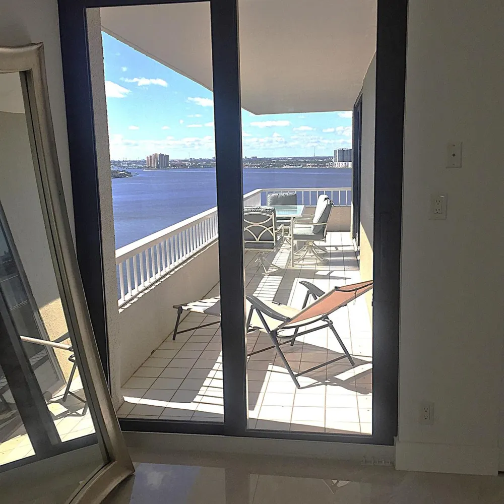 5550 Ocean Drive #22b Singer Island, FL 33404
