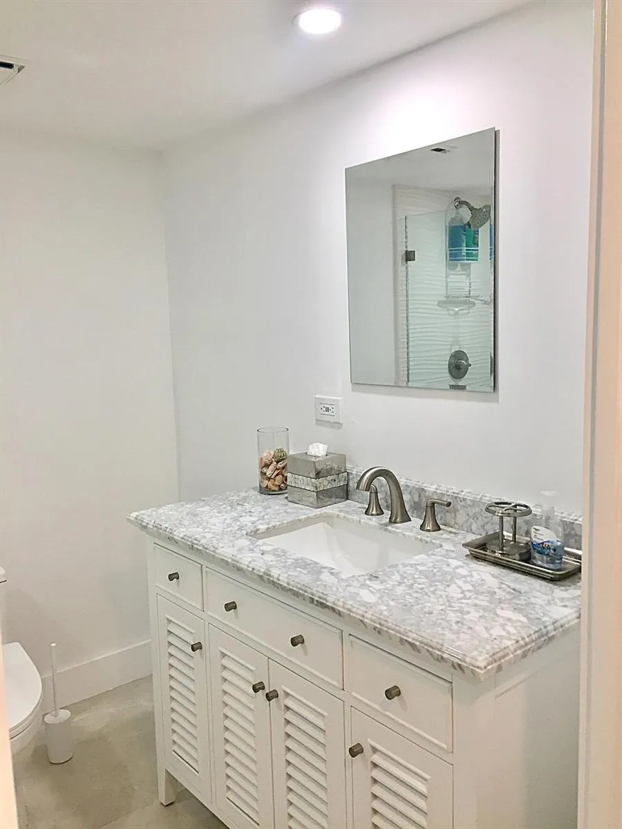 5550 Ocean Drive #22b Singer Island, FL 33404