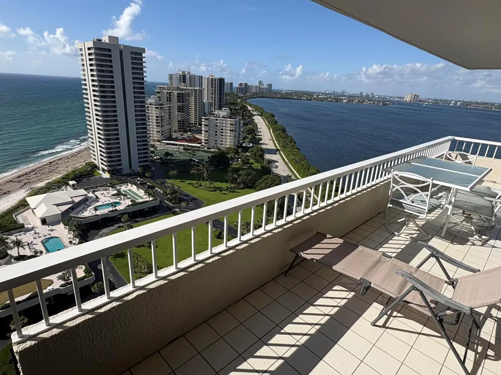 5550 Ocean Drive #22b Singer Island, FL 33404