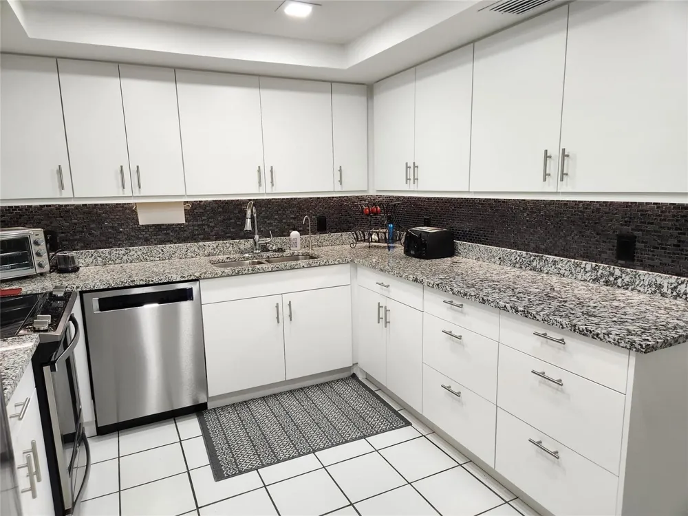 16100 Golf Club Road #301 Weston, FL 33326