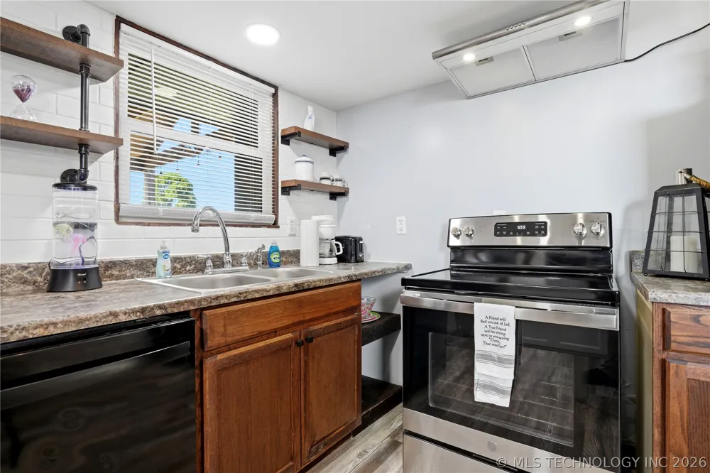 E 978 ROAD Vian, OK 74962