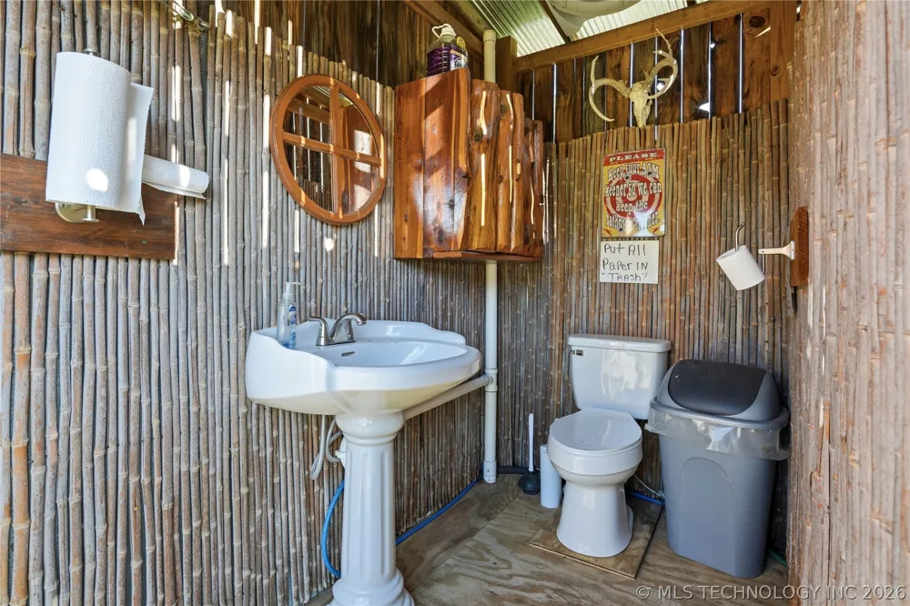 E 978 ROAD Vian, OK 74962