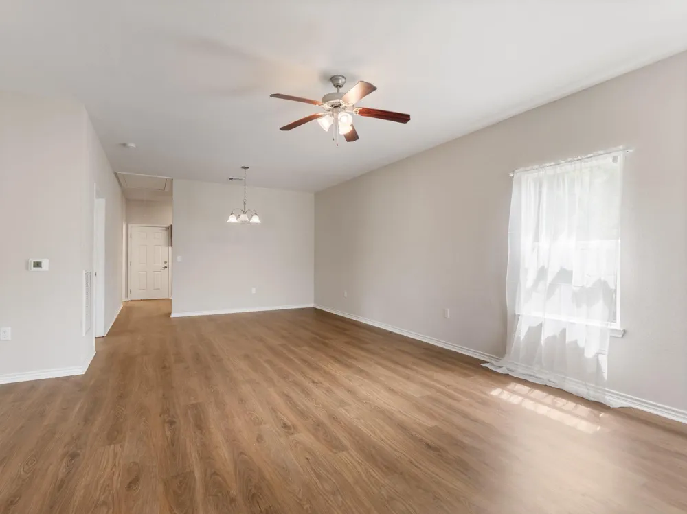 118 W Dahlgreen Wharton, TX 77488