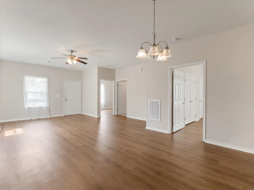 118 W Dahlgreen Wharton, TX 77488