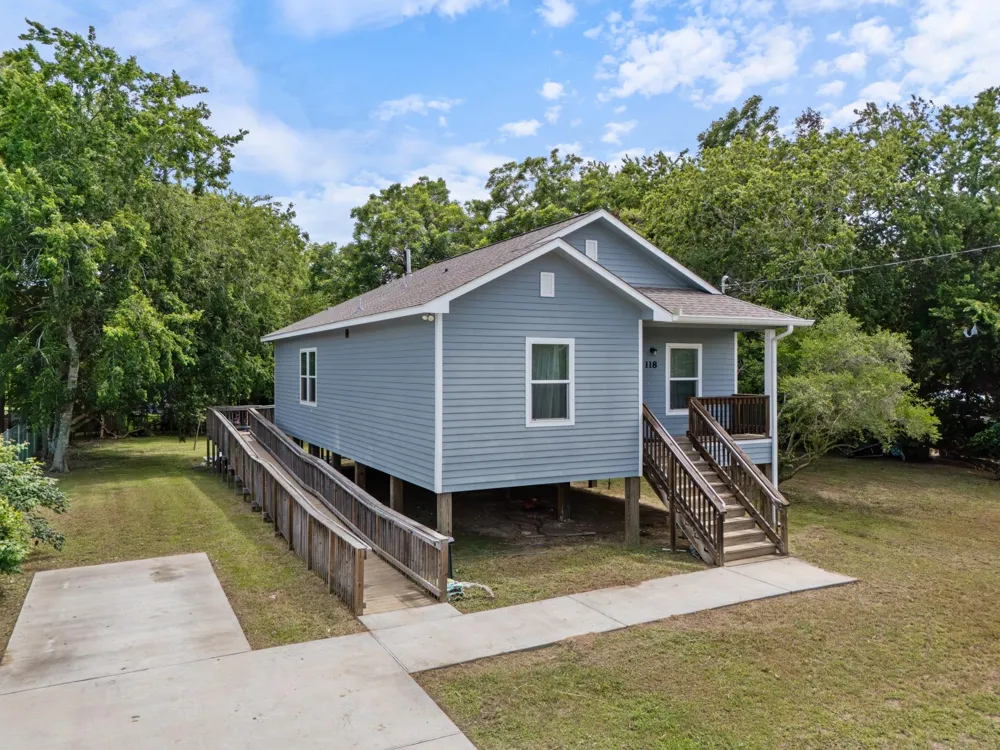 118 W Dahlgreen Wharton, TX 77488