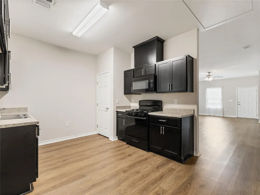 118 W Dahlgreen Wharton, TX 77488
