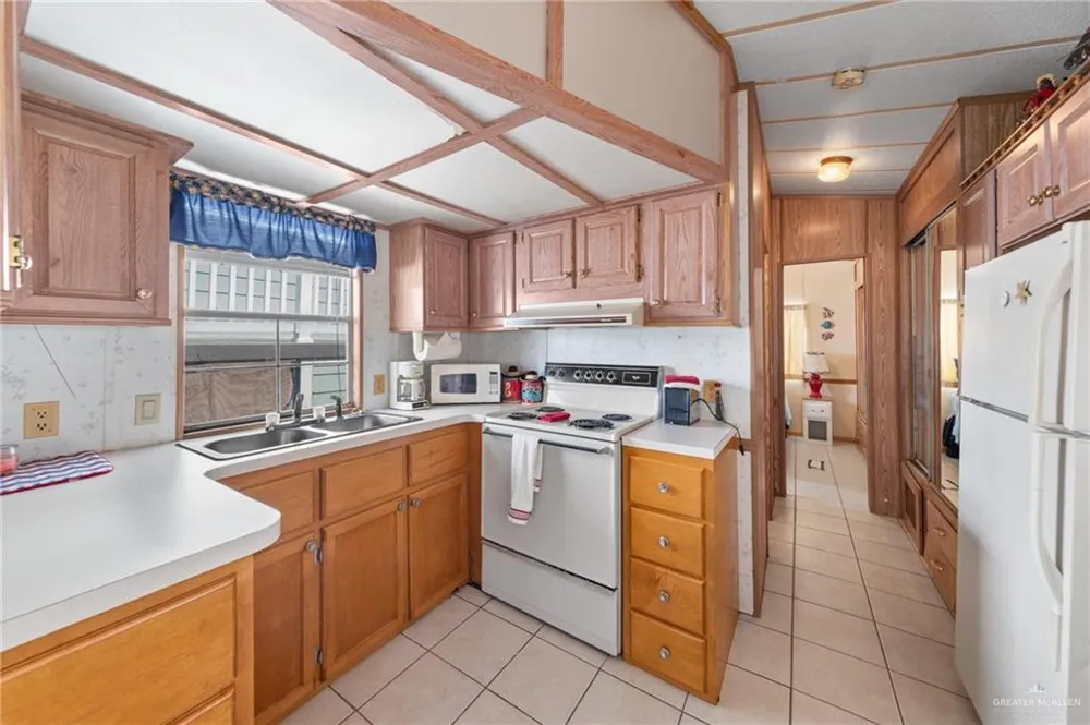 80 Abalone Circle Port Isabel, TX 78578
