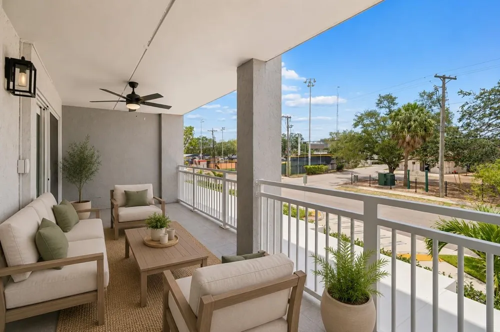 160 COLUMBIA DRIVE #206 Tampa, FL 33606