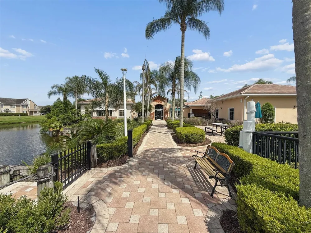 6609 LAKE PEMBROKE PLACE Orlando, FL 32829