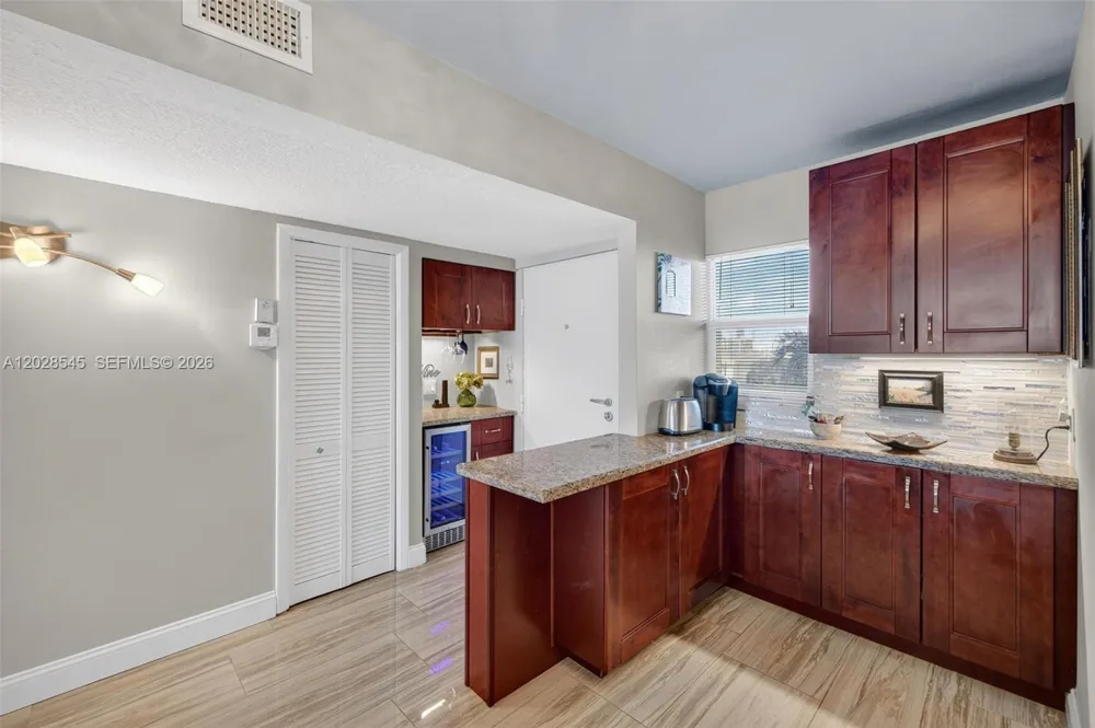 121 Golden Isles Dr #205 Hallandale Beach, FL 33009