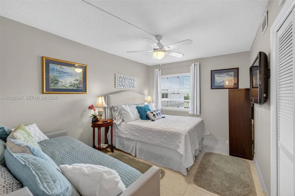 121 Golden Isles Dr #205 Hallandale Beach, FL 33009