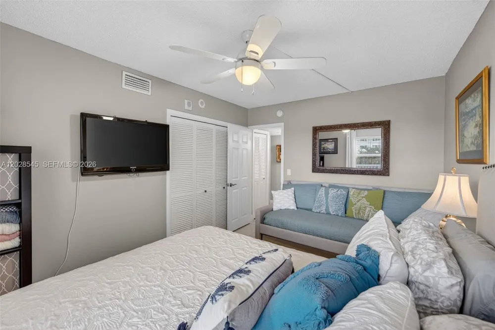 121 Golden Isles Dr #205 Hallandale Beach, FL 33009