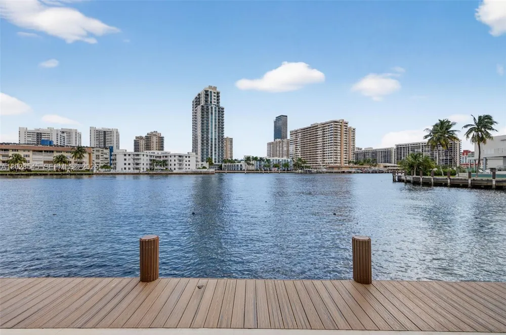 121 Golden Isles Dr #205 Hallandale Beach, FL 33009