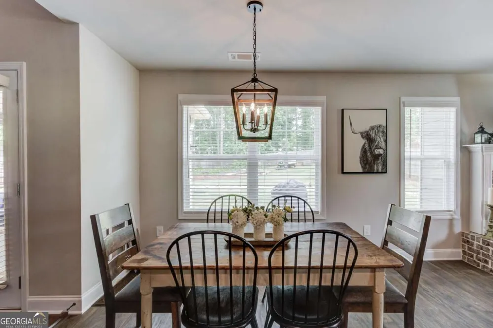 242 Lokeys CIR Bethlehem, GA 30620