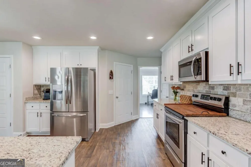 242 Lokeys CIR Bethlehem, GA 30620