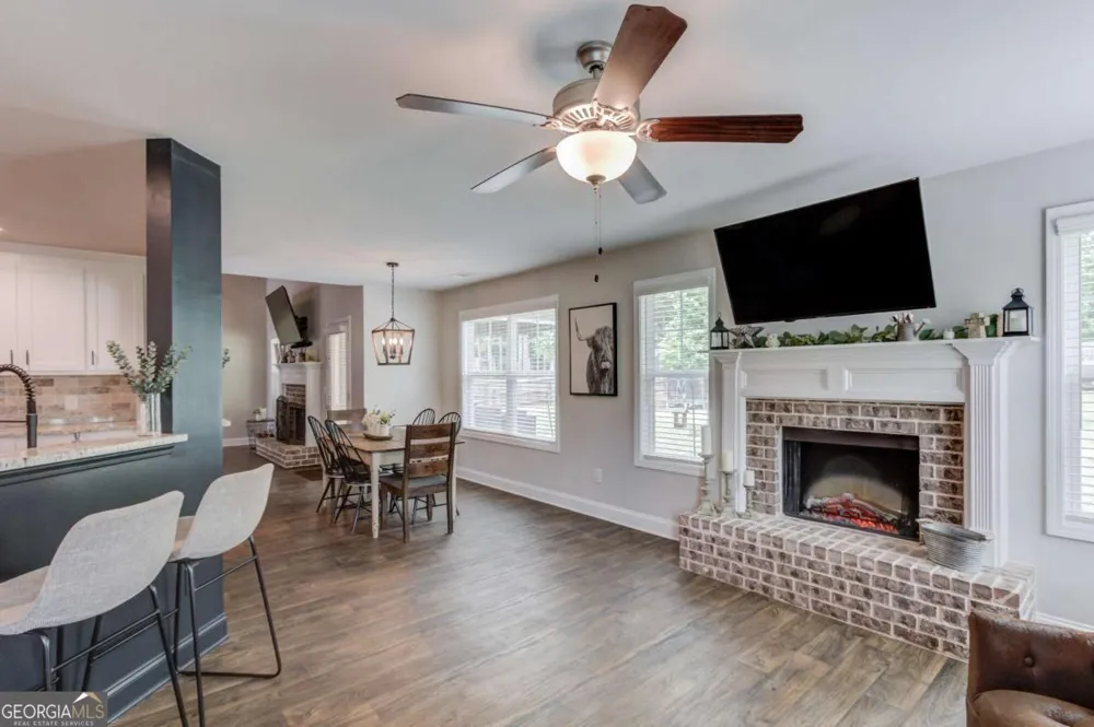 242 Lokeys CIR Bethlehem, GA 30620