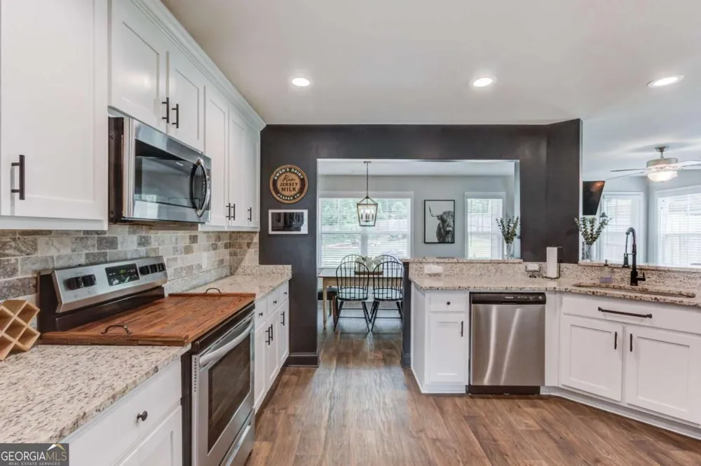 242 Lokeys CIR Bethlehem, GA 30620