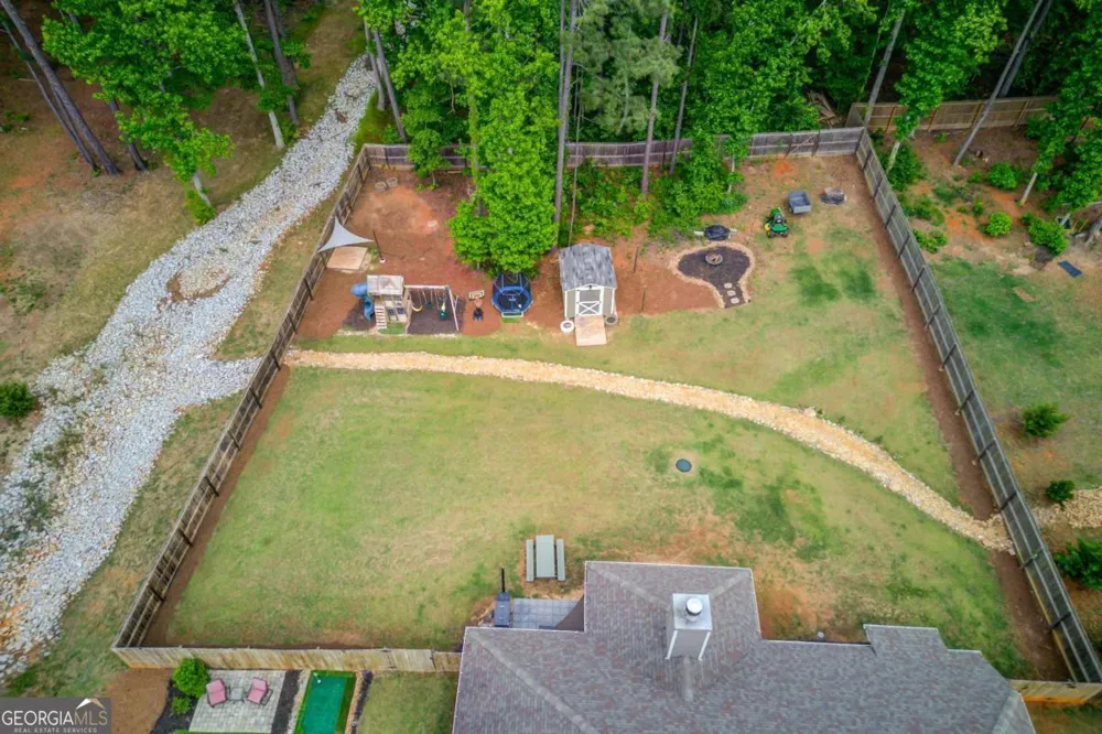 242 Lokeys CIR Bethlehem, GA 30620