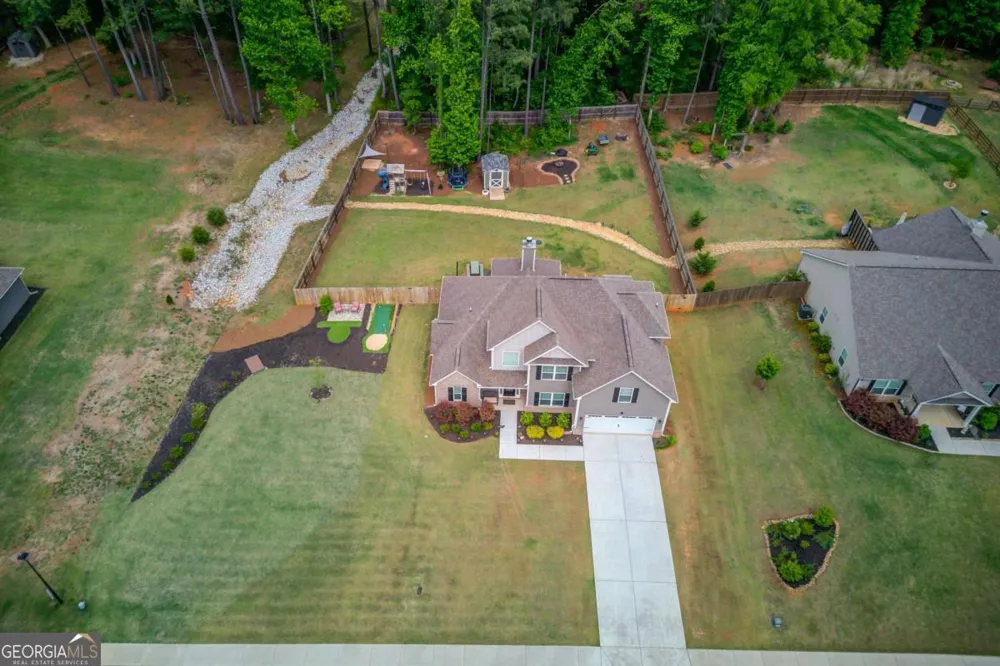 242 Lokeys CIR Bethlehem, GA 30620