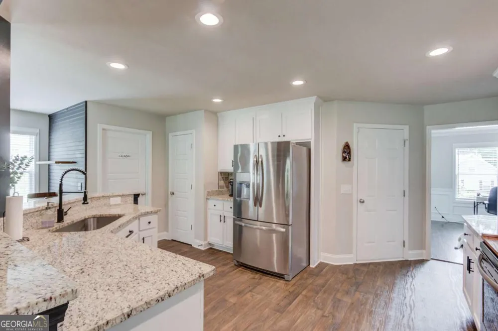 242 Lokeys CIR Bethlehem, GA 30620