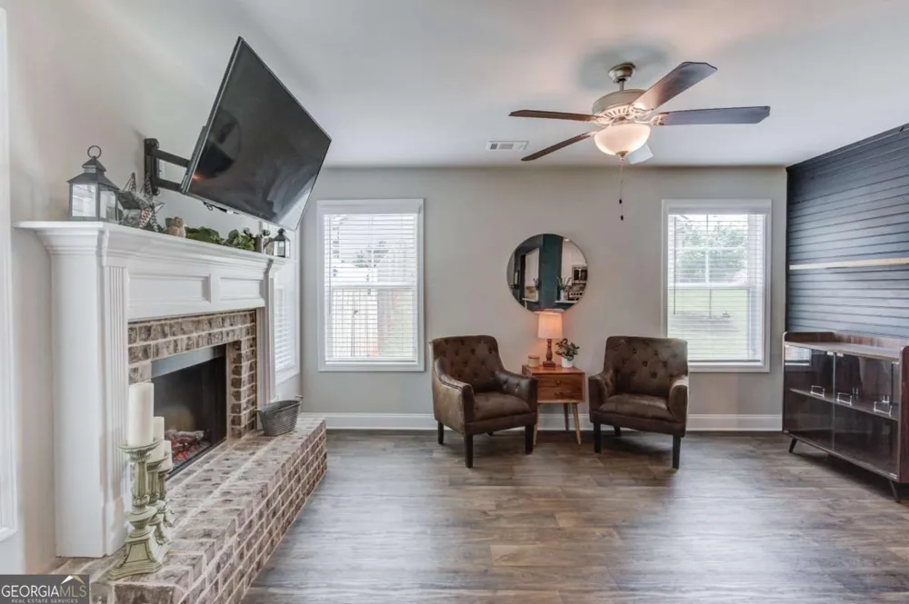 242 Lokeys CIR Bethlehem, GA 30620