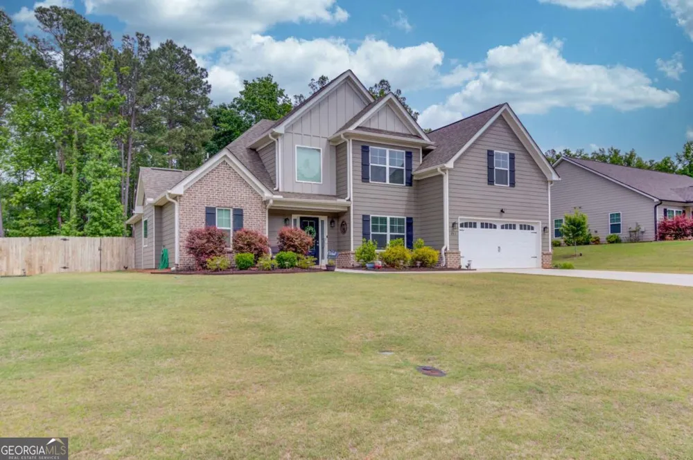 242 Lokeys CIR Bethlehem, GA 30620