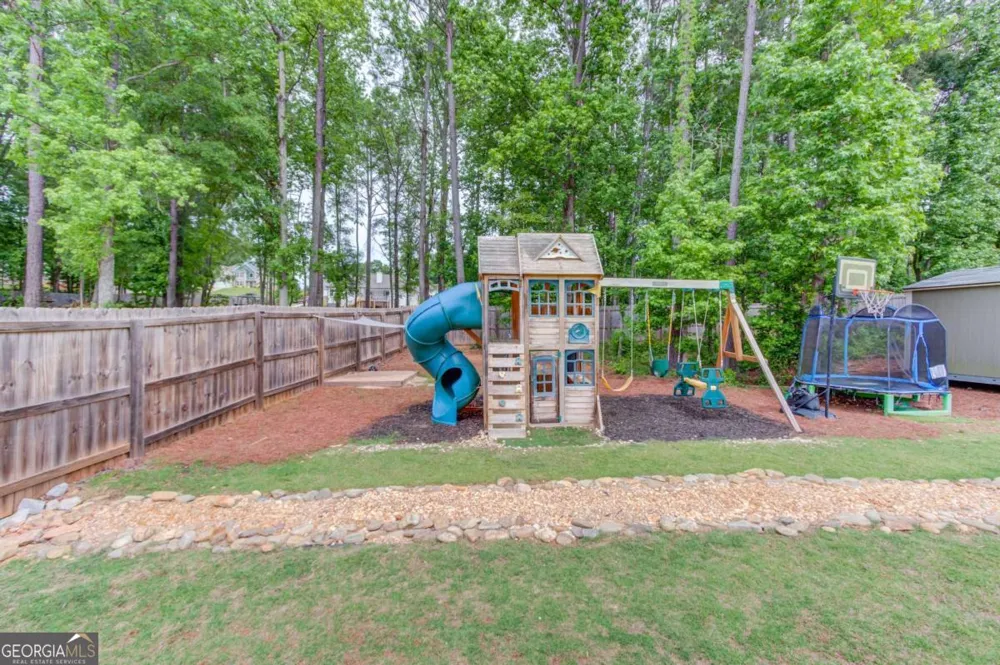 242 Lokeys CIR Bethlehem, GA 30620