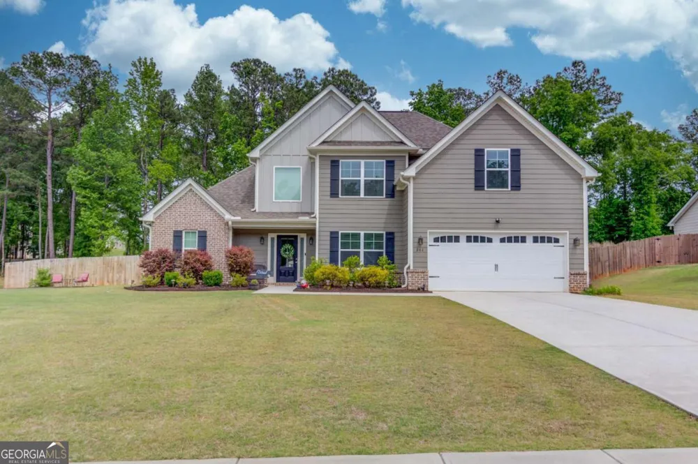 242 Lokeys CIR Bethlehem, GA 30620
