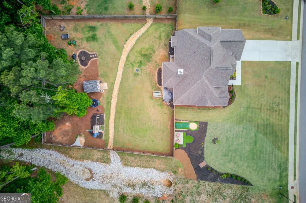 242 Lokeys CIR Bethlehem, GA 30620
