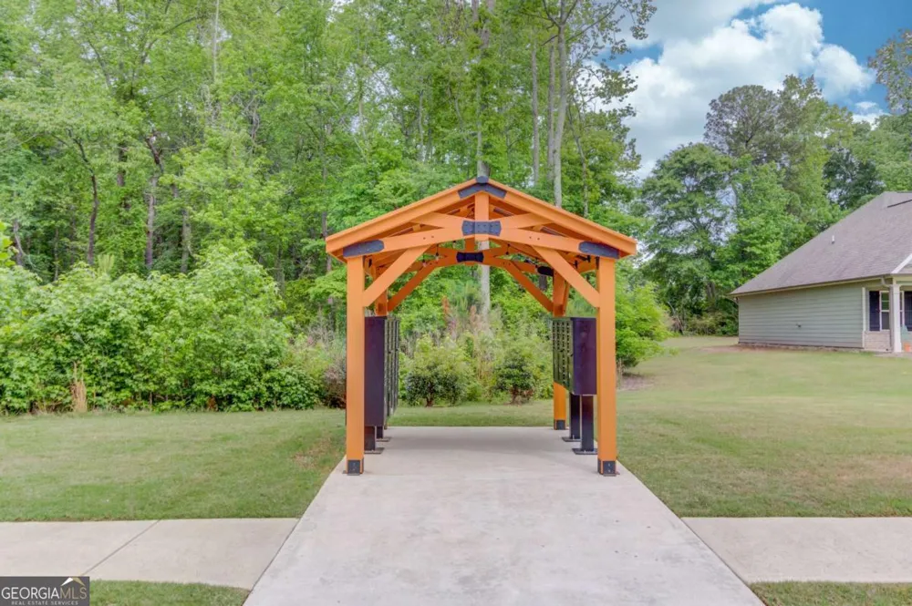 242 Lokeys CIR Bethlehem, GA 30620