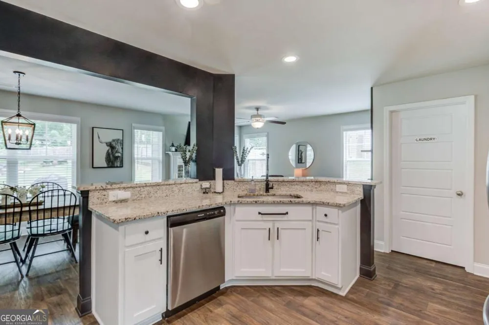 242 Lokeys CIR Bethlehem, GA 30620