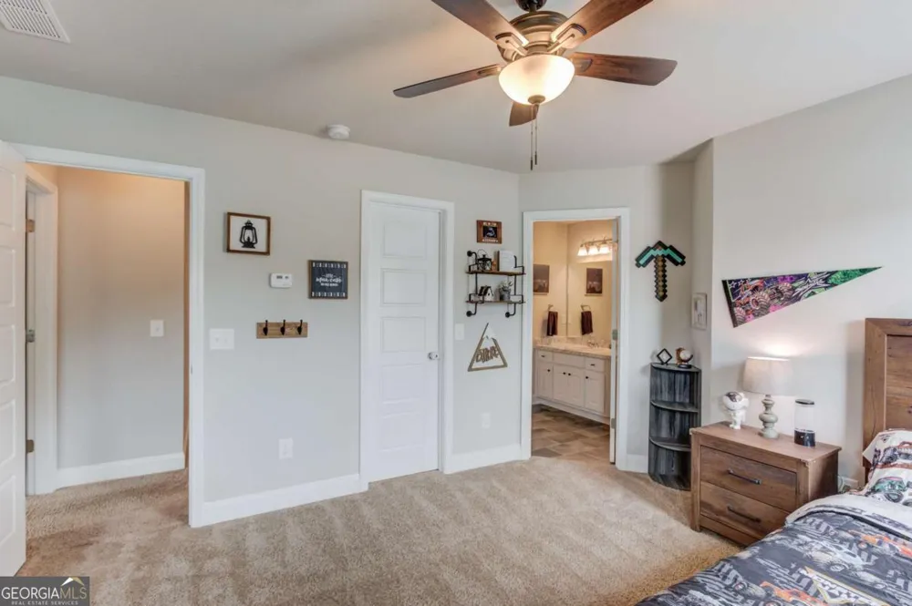 242 Lokeys CIR Bethlehem, GA 30620