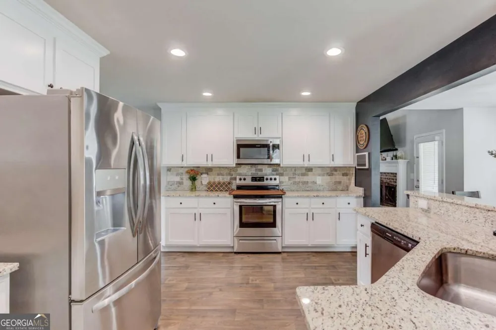 242 Lokeys CIR Bethlehem, GA 30620